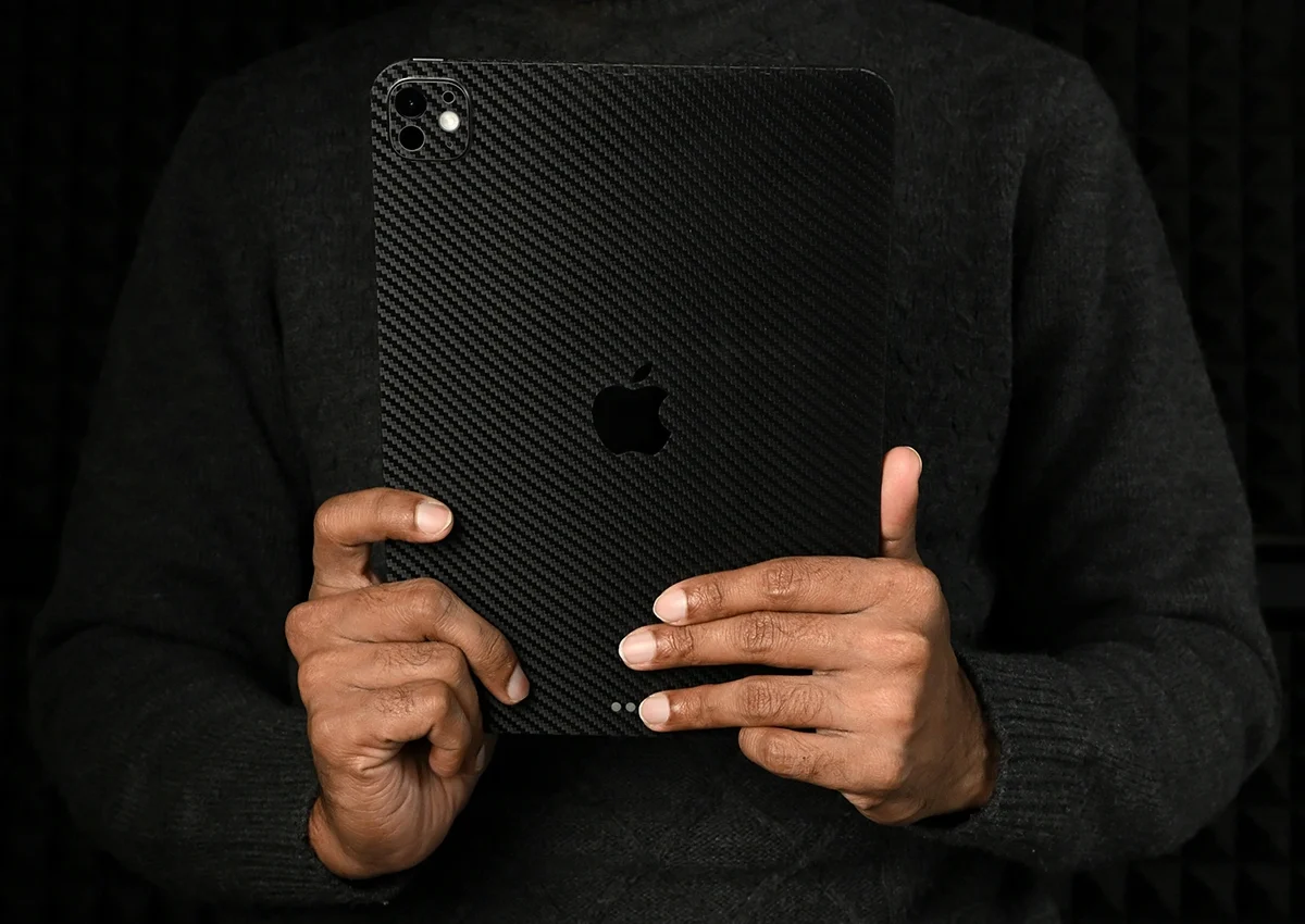 ipad-pro-13-skins-carbon-black-1200x1200